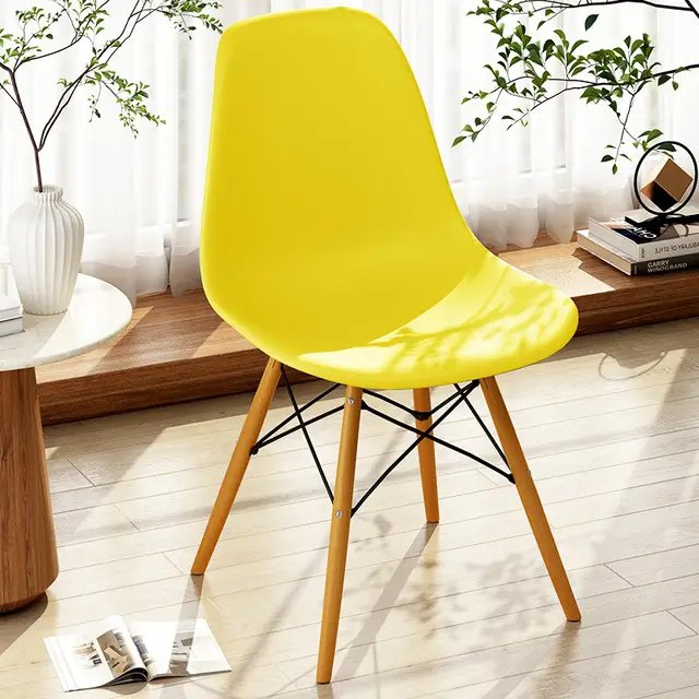 Commercial Lounge/Restaurant Eames Plastic Chairs - Image 2